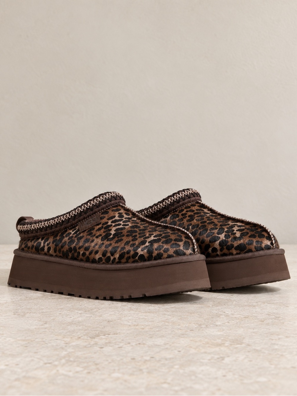 Genuine Calf Hair UGG Tazz Caspian Platform Slippers in Burnt Cedar 🤎🐆 - Picture 4 of 5
